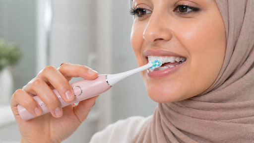 How to Use an Electric Toothbrush Properly for Best Results